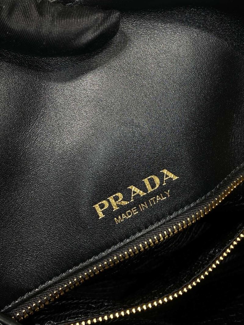 Pra*a tote bags